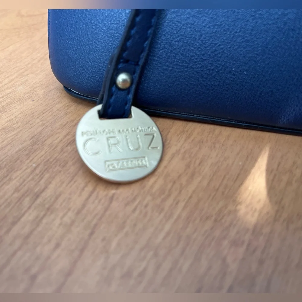 Carpisa Cruz Collection Handbag - Picture 8 of 10